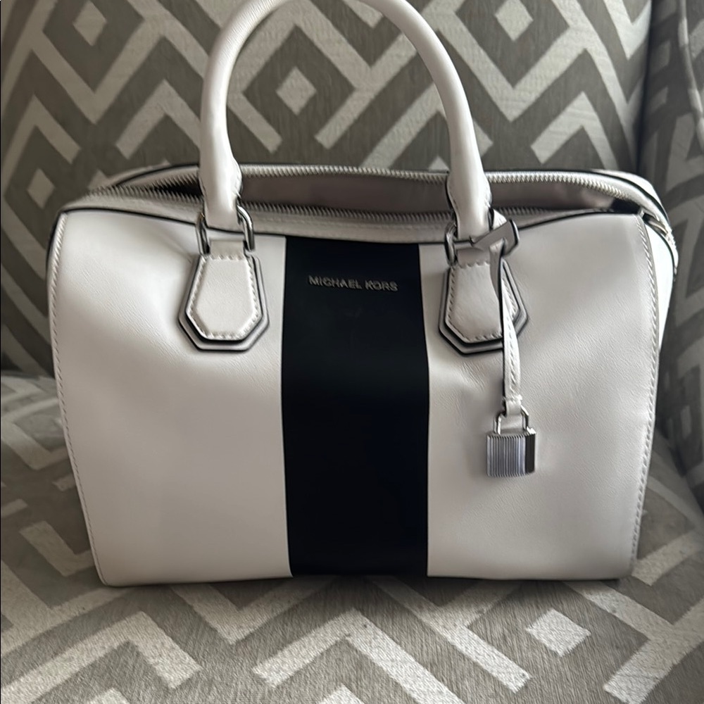 Michael Kors tote bag!! Only wore once!
